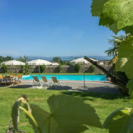 Sara Spacious Private Pool Near Lucca *